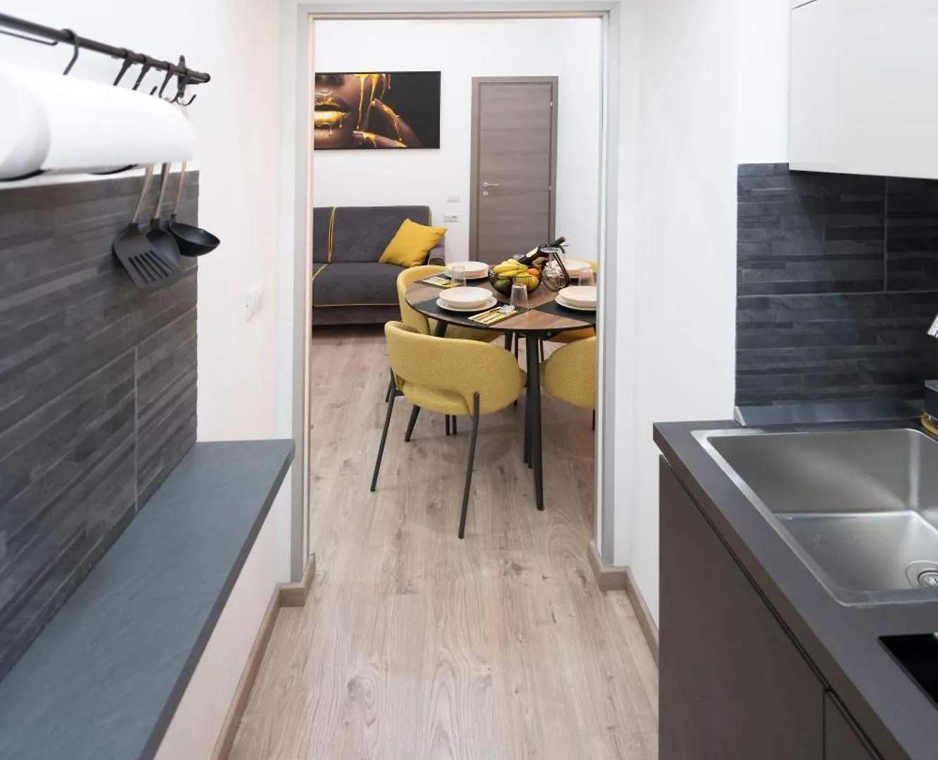 Cola Suites Apartments Rome Italy