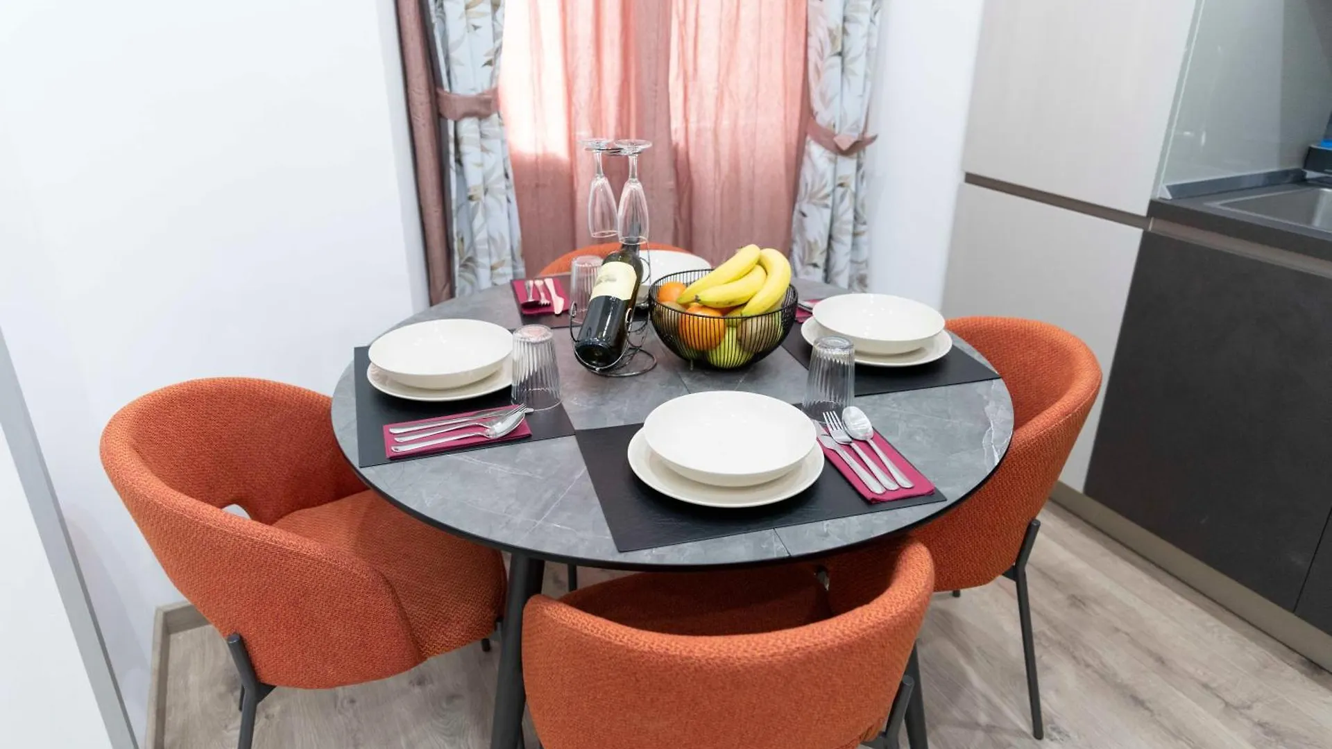 Cola Suites Apartments Rome Couette-café